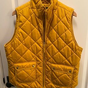 NWOT JCrew quilted vest golden yellow-xl
